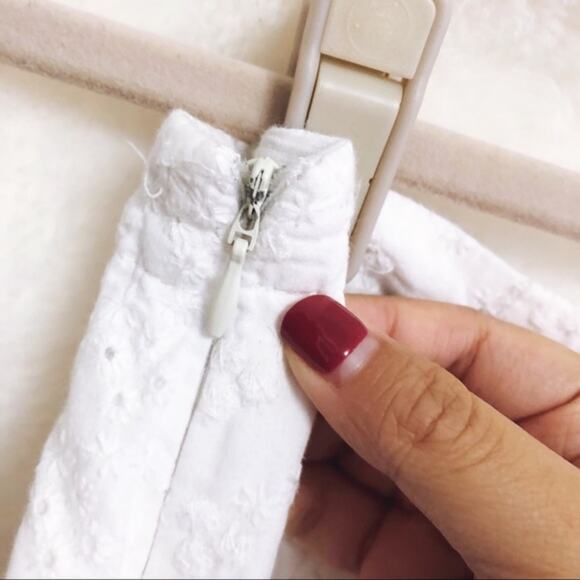 Forever 21 White Embroidered Patterned Shorts - Picture 2 of 8